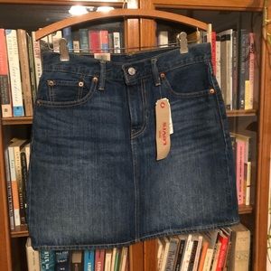 Levi’s denim mini skirt - size 28 - NWT